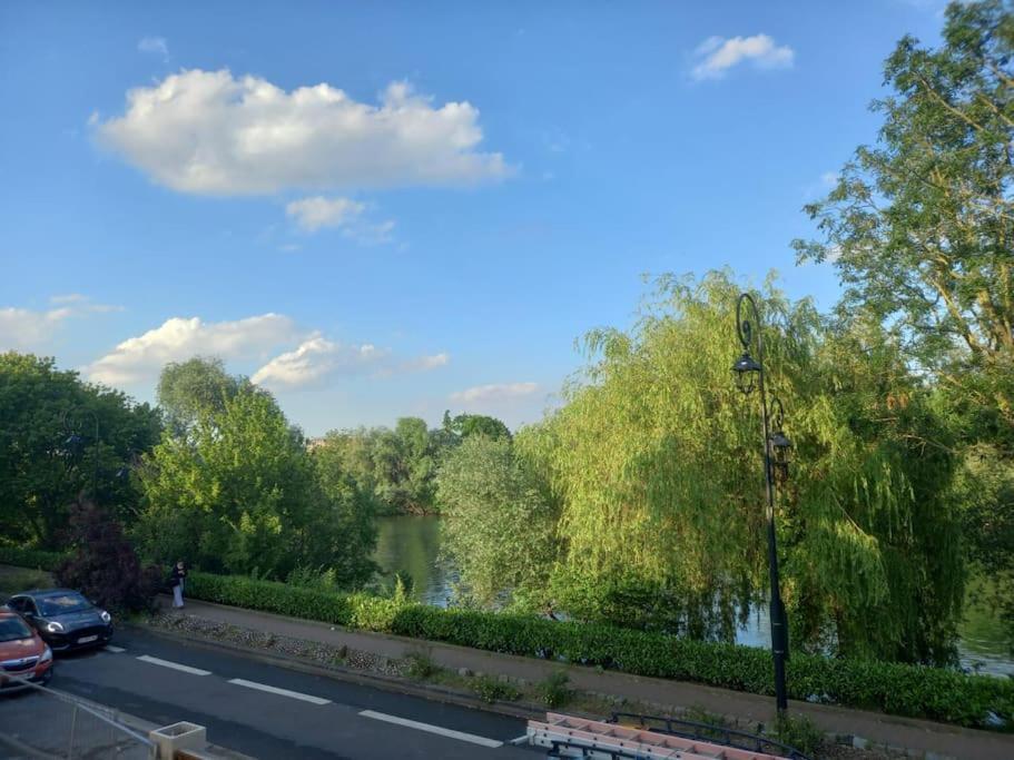Moderne Proche Paris, Aeroport Et Disneyland